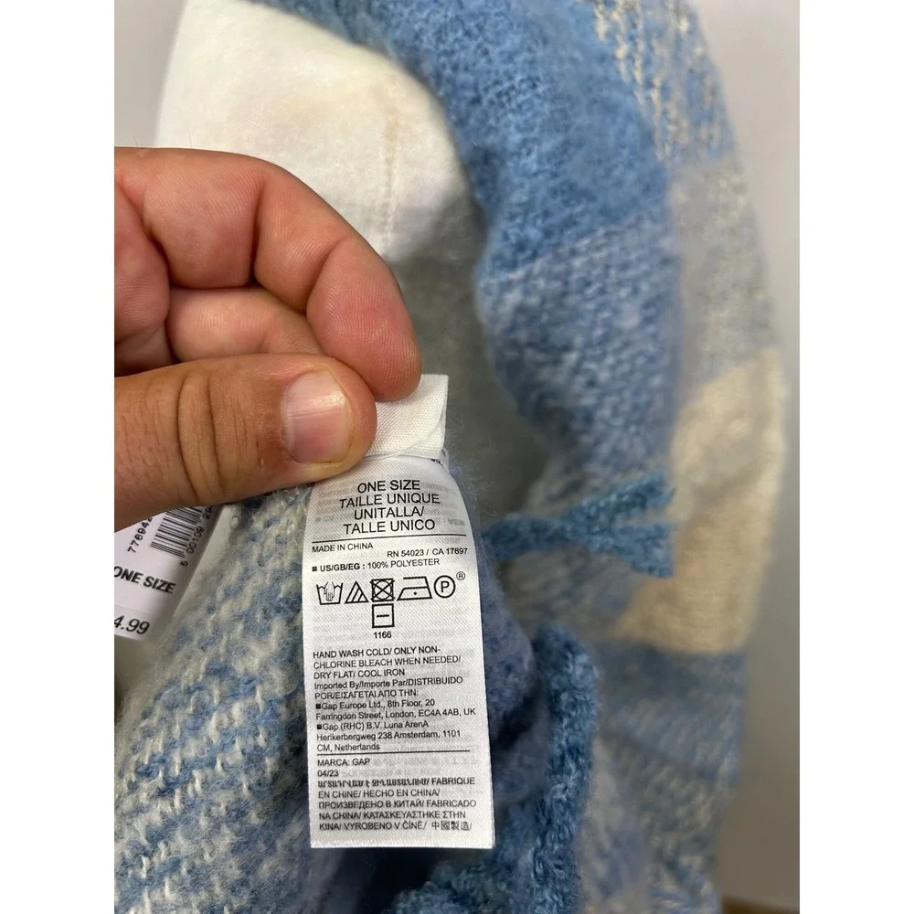 Cozy Soft Winter GAP Women One Size Blue Cream Plaid Oversized Blanket Scarf